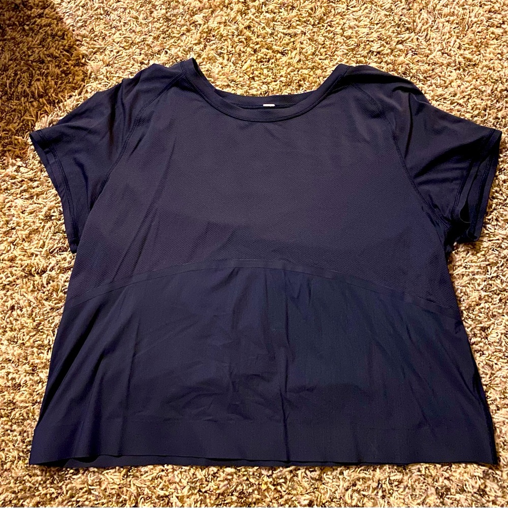 Lululemon short sleeve top